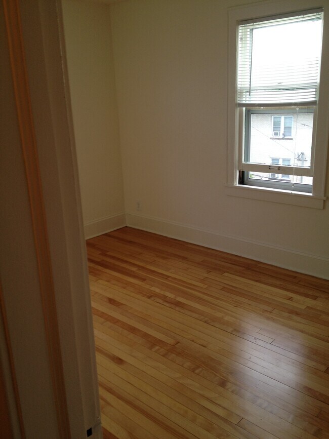 Building Photo - 3209 Hennepin Ave