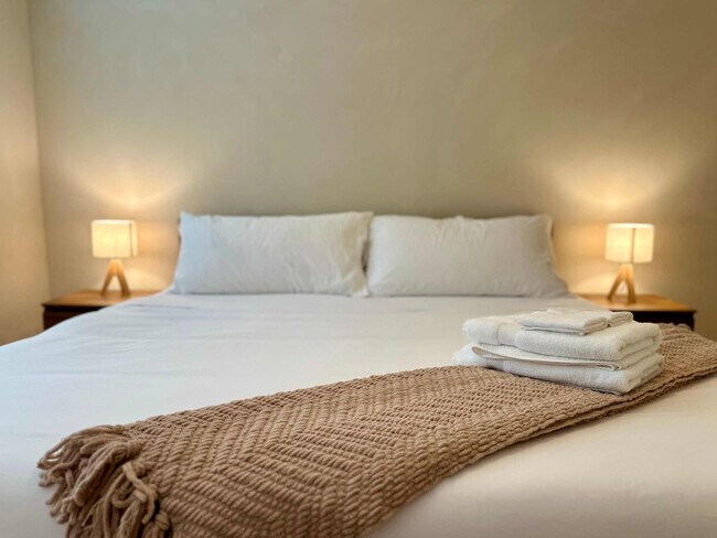 Foto del edificio - 3161 N Cambridge Ave