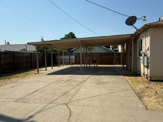 Foto del edificio - 727 Pleasanton Pl