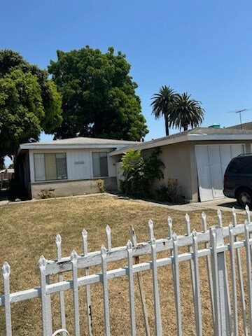 Primary Photo - 10414 S Hoover St