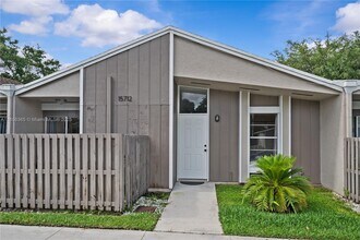 Building Photo - 15712 Woodgate Ct
