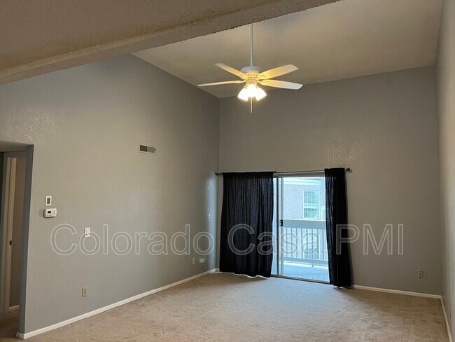 Foto del edificio - 3460 Parkmoor Village Dr