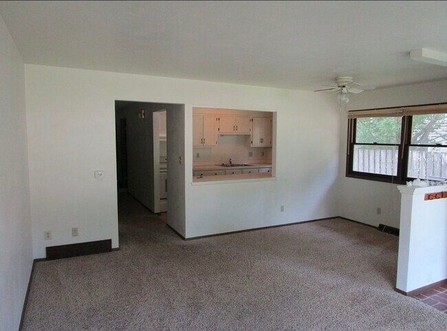 Foto del edificio - 507 Baker Dr