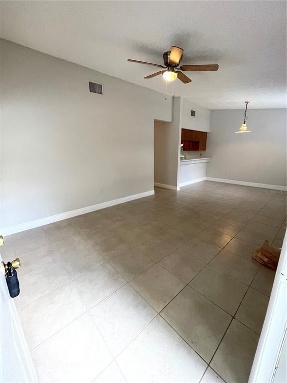 Building Photo - 1914 Crystal Grove Dr