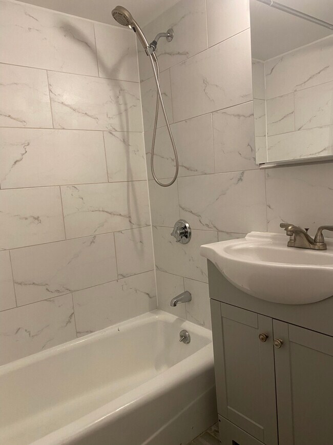 Foto del edificio - 524 Putnam Ave