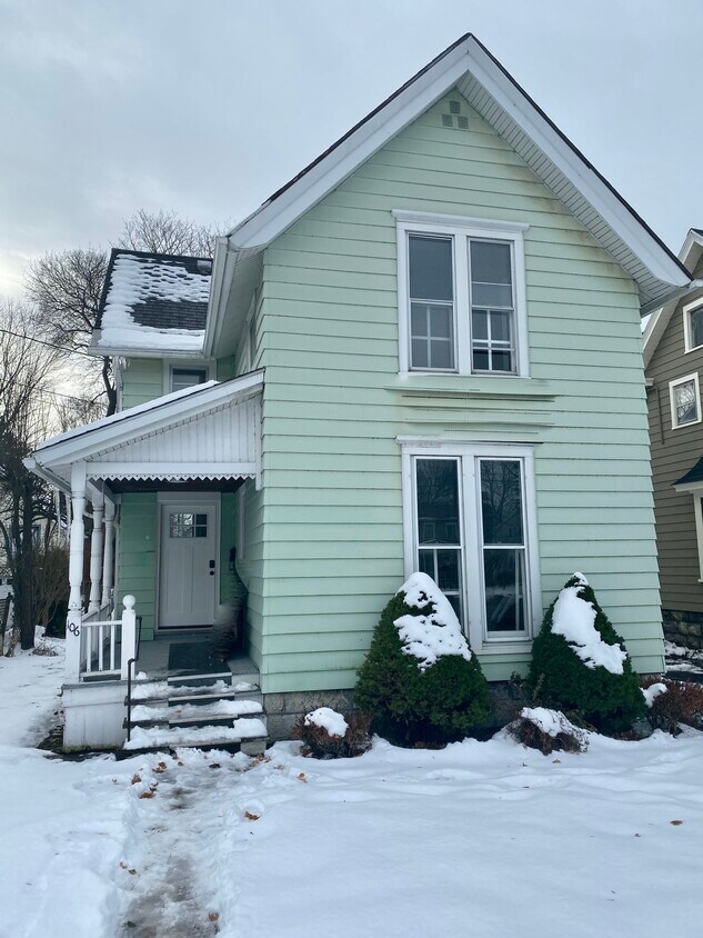 106 Genesee St, Auburn, NY 13021 House Rental in Auburn, NY