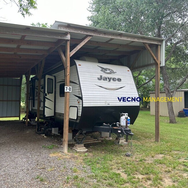 Foto del edificio - 9831 TX-106 Loop