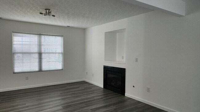 Foto del edificio - 5971 Haydens Crossing Blvd