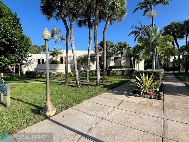 Building Photo - 8045 SW 107th Ave