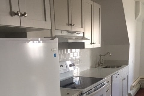 Kitchen - 740 E Superior St