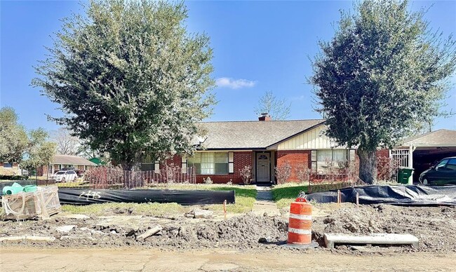 Building Photo - 4303 Balcones Dr