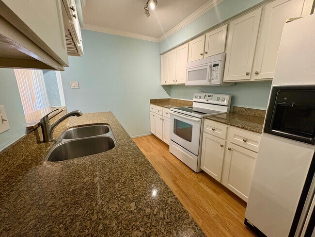 Foto del edificio - 4635 Wild Indigo St