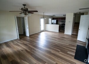 Building Photo - 156 Pinewood Ln