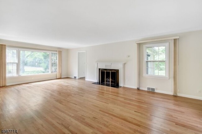 Foto del edificio - 80 Addison Dr