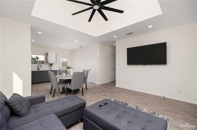 Foto del edificio - 10 Karen Dr