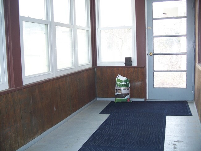3 Season Porch - 35 Langslow St