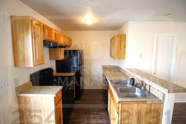 Foto del edificio - 5805 Redstone Dr