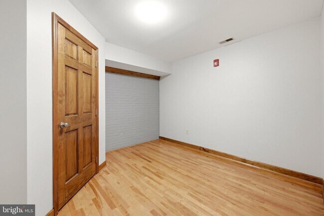 Building Photo - 443 Millwood Ave