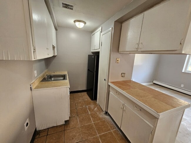 Foto del edificio - 1885 N Taylor Rd