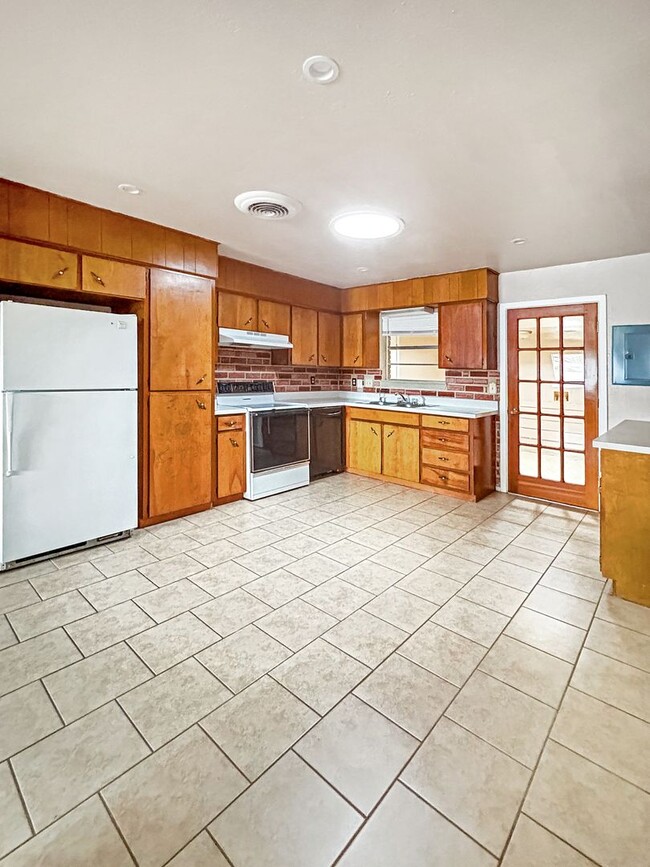 Foto del edificio - 615-617 East Sunset Circle