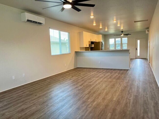 Foto del edificio - Hoopili: 4 bed, 2.5 Bath House with 2 Car ...