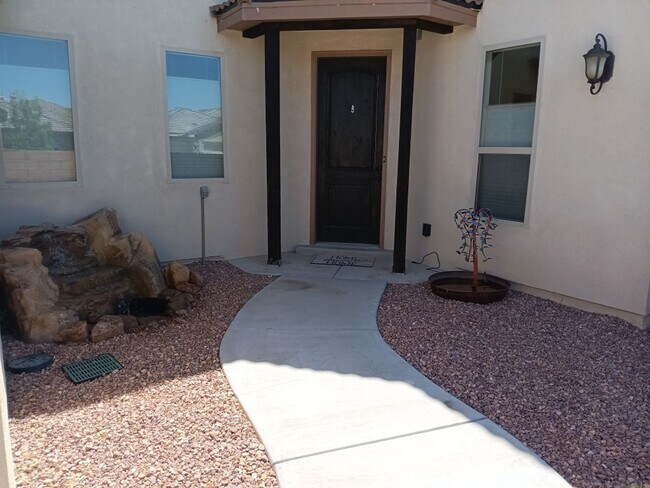 Foto del edificio - Stunning 4 bedroom, 3.5 bathroom home! Sho...
