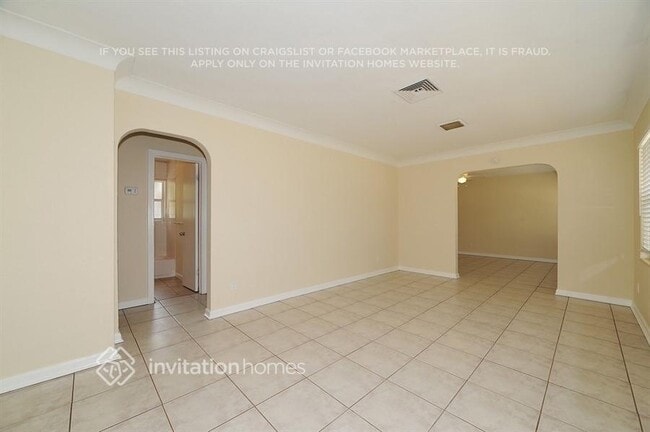 Foto del edificio - 350 McArthur Ave