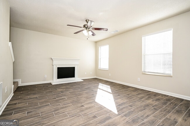 Building Photo - 6600 Browns Mill Ferry Dr