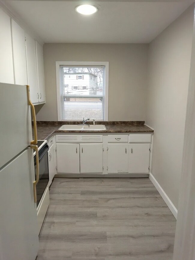 Foto del edificio - 379 W Outer Dr