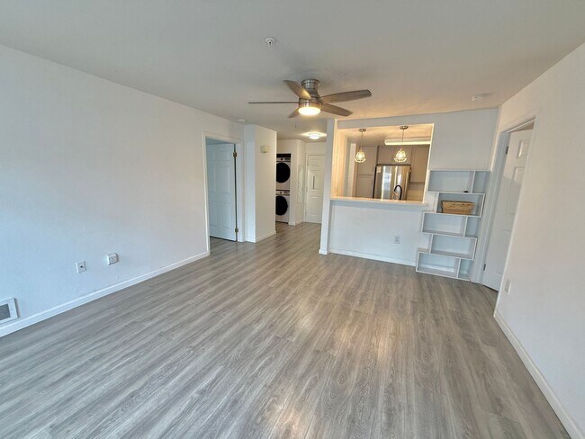 Foto del edificio - Secure Downtown Oakland 2 BR,2 BA with Garage Parking, EV Charging