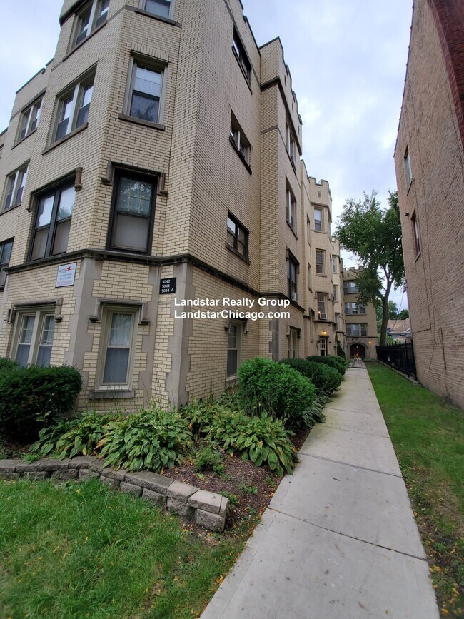 Foto del edificio - 5042 N Wolcott Ave
