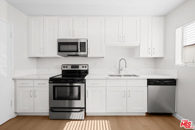 Foto del edificio - 1206 S Holt Ave