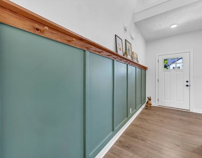 Foto del edificio - Pet Friendly Three Bedroom!