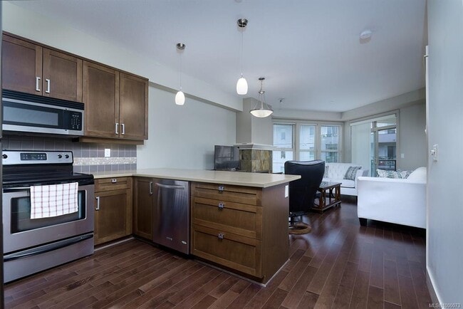 Building Photo - 6310 Mcrobb Ave