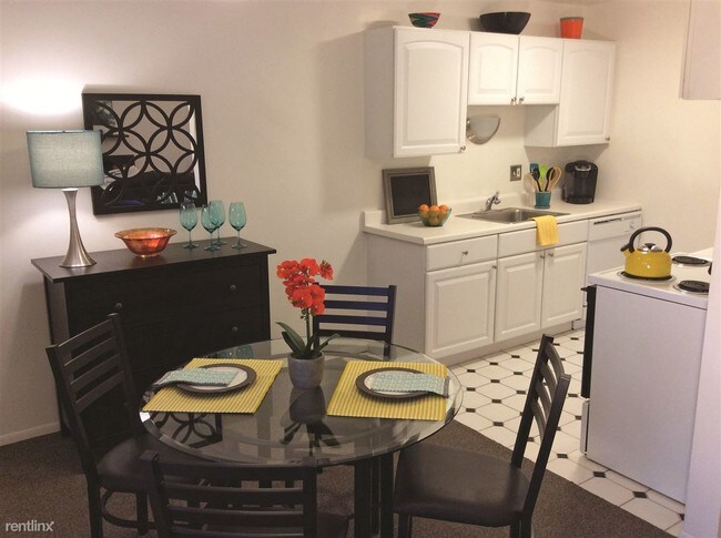 Foto del edificio - 1701 Broadview Ln