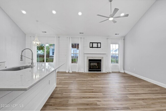 Building Photo - 310 Citation Ln