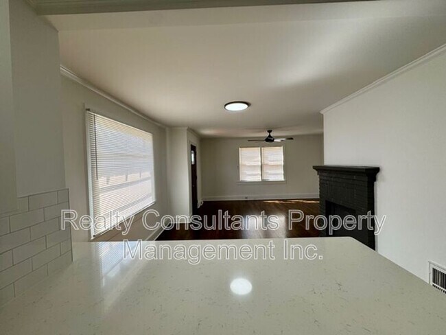 Foto del edificio - 205 E Park Ave
