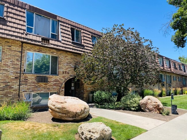 Building Photo - 250 S 900 E