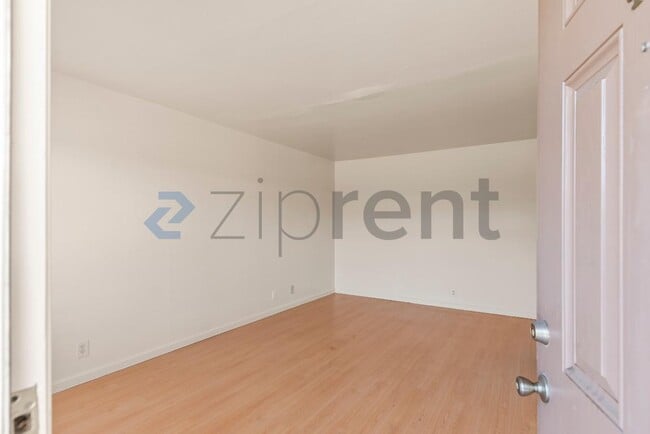 Building Photo - Unit 41