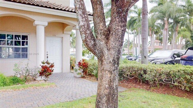 Foto del edificio - 5660 NW 115th Ct