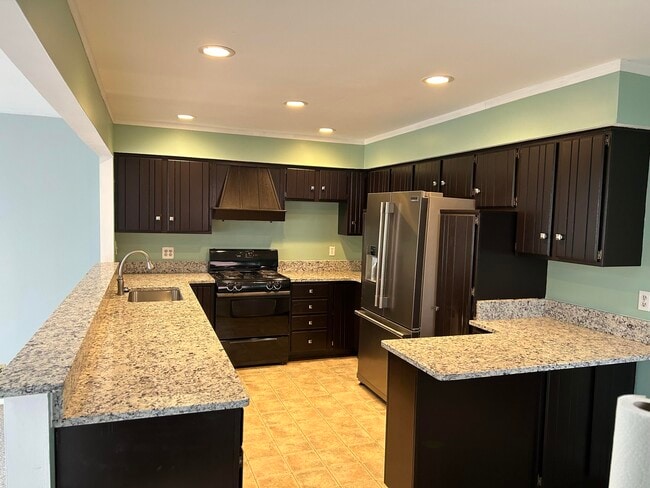 Building Photo - 1354 Catalpa Dr