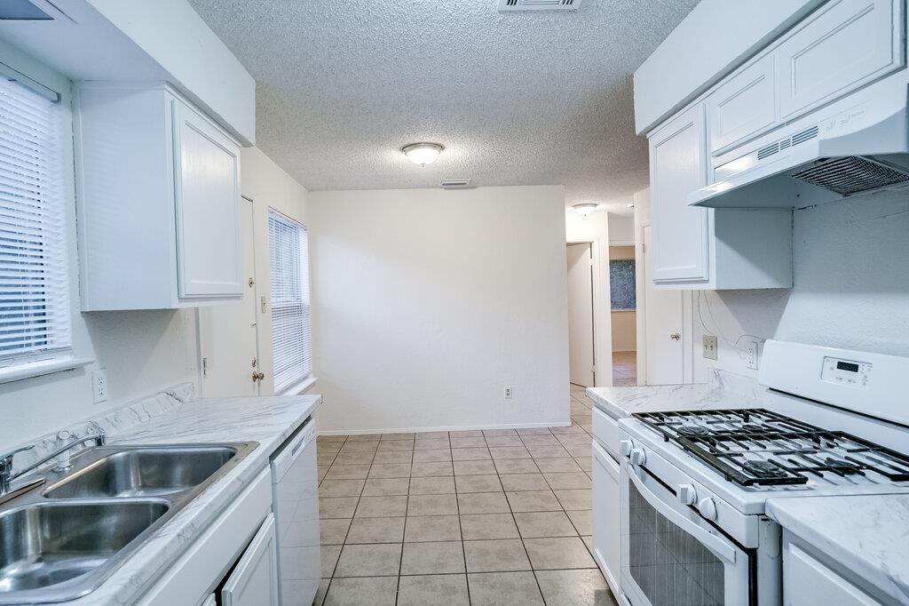 Foto principal - 10310 Little Pebble Dr