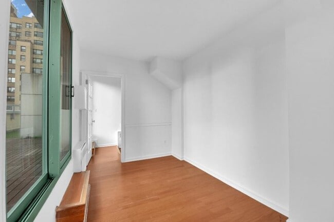 Building Photo - 3 bedroom in New York NY 10010