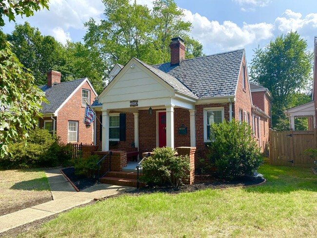Building Photo - 3909 Floyd Ave