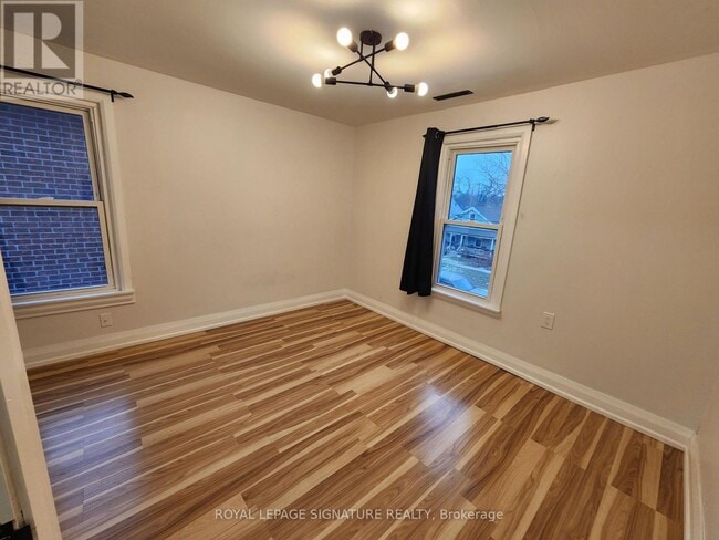 Building Photo - 731 St Antoine St