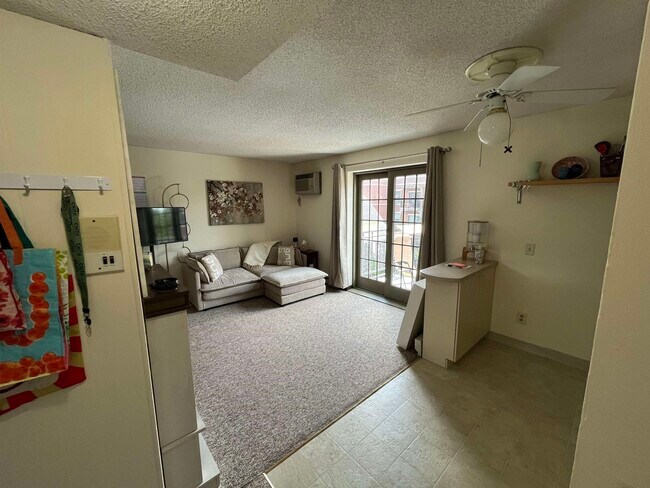 Foto del edificio - 520 E Washington Ave