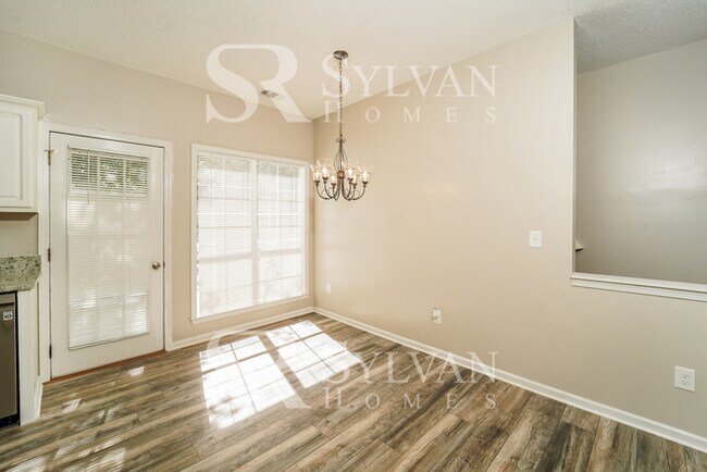 Foto del edificio - Lease today! No extra charge for contentment and relaxation!