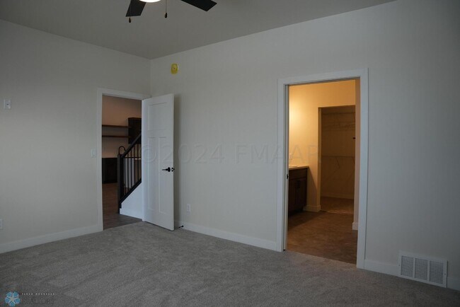 Building Photo - 3 bed 2 bath slab on grade Twinhome for rent
