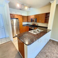 Building Photo - 12949 Centre Park Cir
