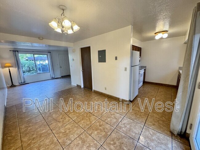 Foto del edificio - 1324 Lincoln Ave